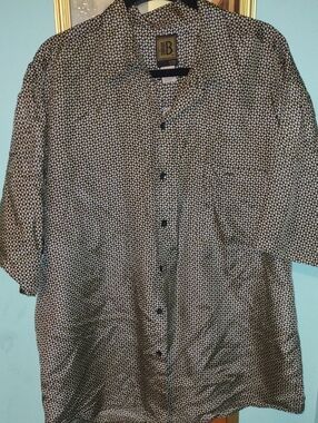 B. Threadz Men’s Short Sleeve Dress Shirt - Black & Gold Geo Print